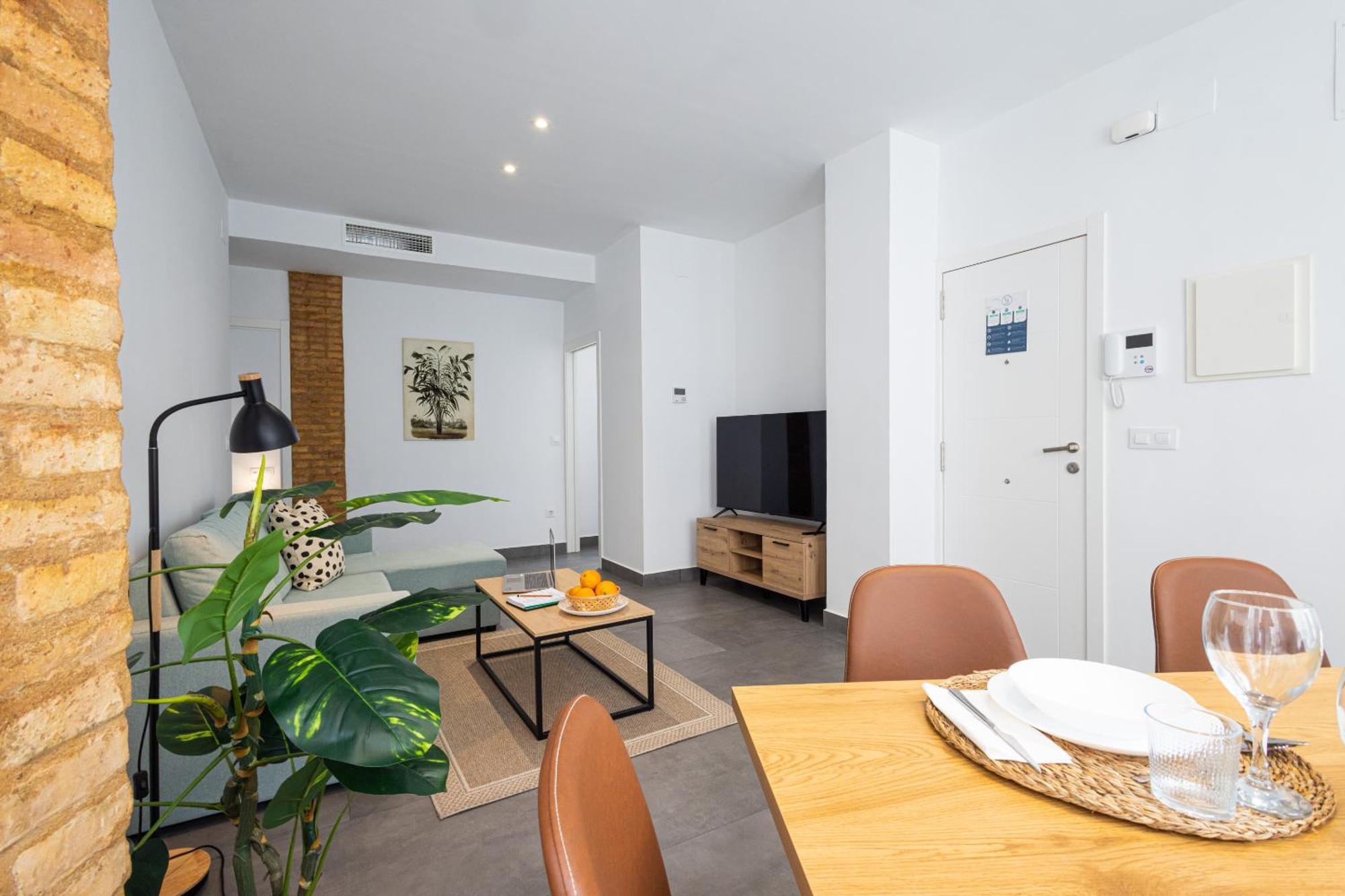 Florit Flats - The Patraix Appartement